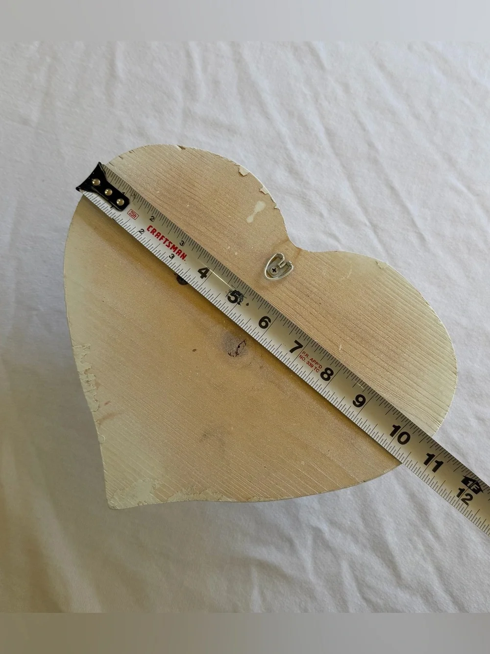 White Heart-Shaped Wooden Wall Quilt/Towel Holder